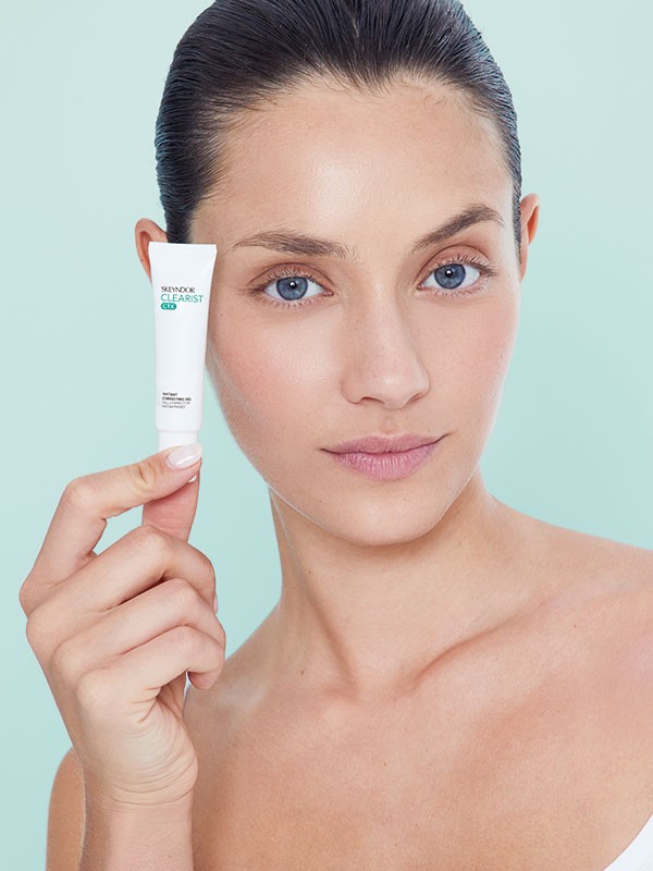 Skeyndor Instant Correcting Gel - Gel corector cu efect de uscare rapida a cosurilor.